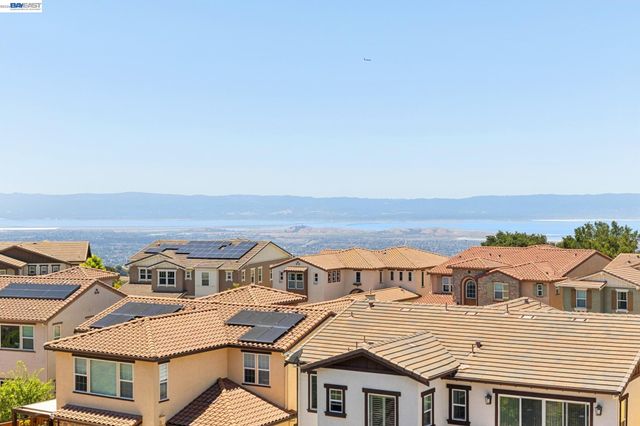 5 Stirling Way, Hayward, CA 94542