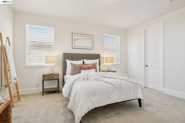 5 Stirling Way, Hayward, CA 94542