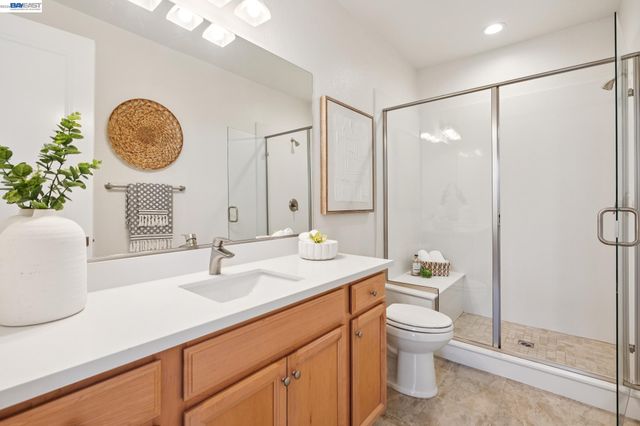 5 Stirling Way, Hayward, CA 94542
