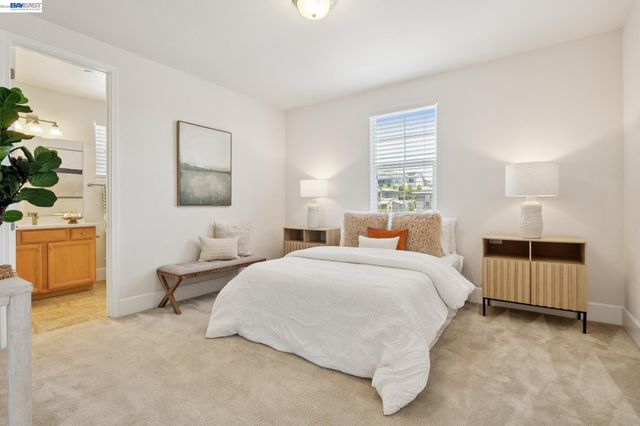 5 Stirling Way, Hayward, CA 94542