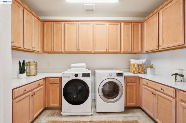 5 Stirling Way, Hayward, CA 94542