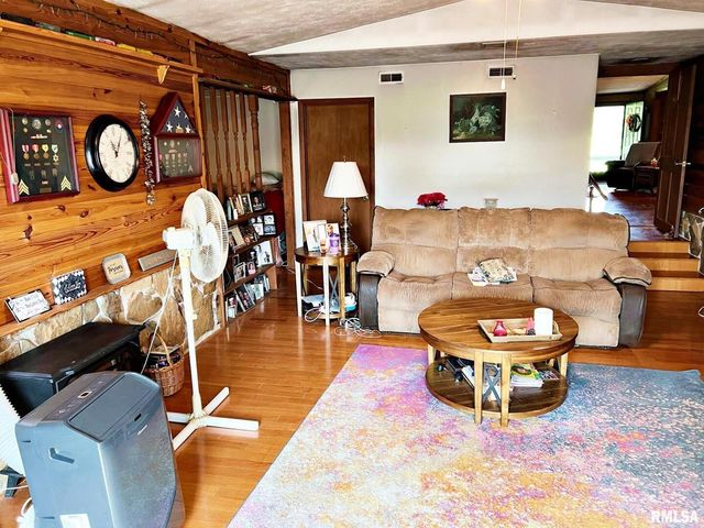 2516 STRAWBERRY Road, Metropolis, IL 62960