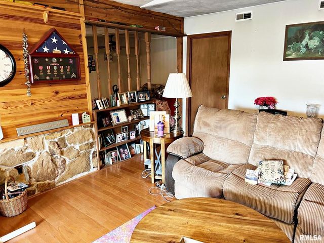 2516 STRAWBERRY Road, Metropolis, IL 62960