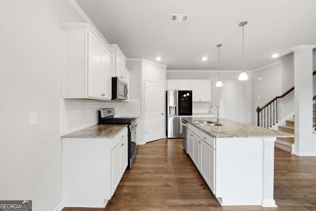 6890 Scarlet Oak Way, Flowery Branch, GA 30542
