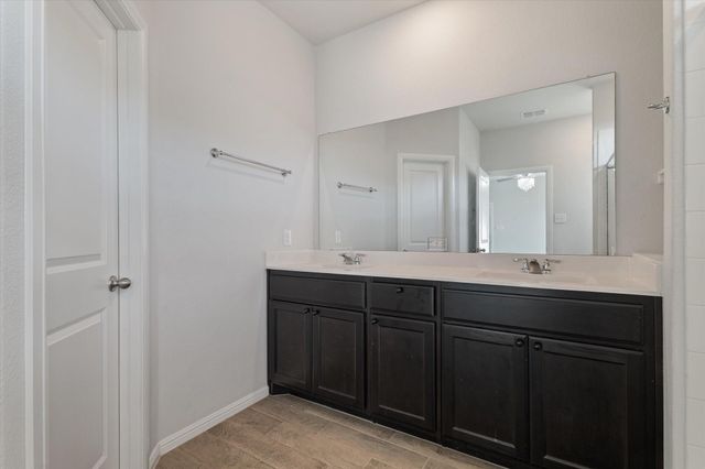 413 drowsy water Trail, Fort Worth, TX 76131