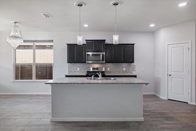 413 drowsy water Trail, Fort Worth, TX 76131