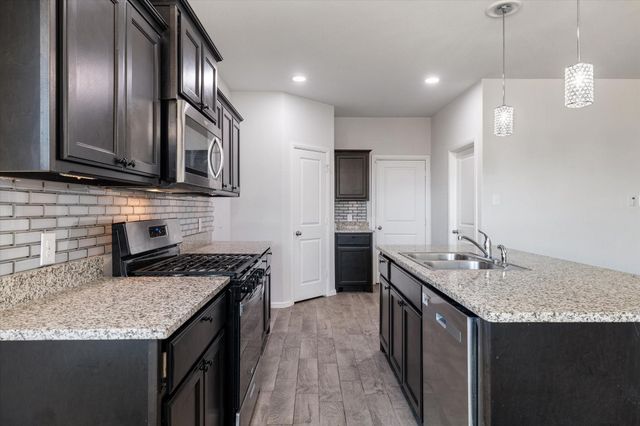 413 drowsy water Trail, Fort Worth, TX 76131