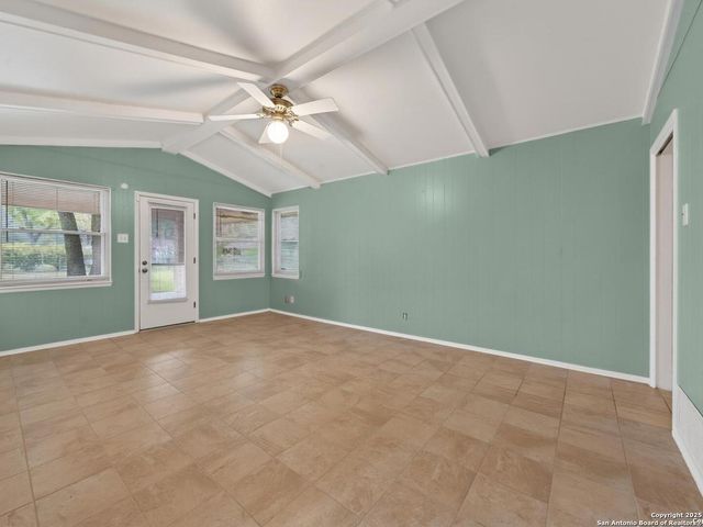 8718 Midcrown, Windcrest, TX 78239