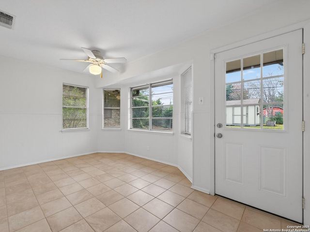 8718 Midcrown, Windcrest, TX 78239