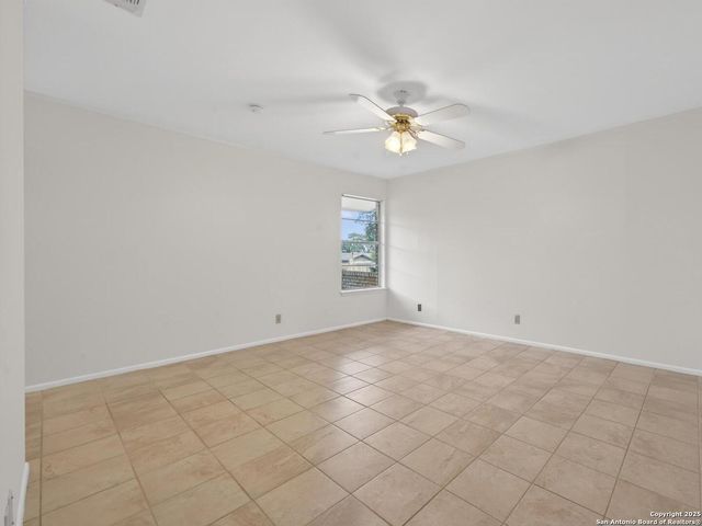 8718 Midcrown, Windcrest, TX 78239