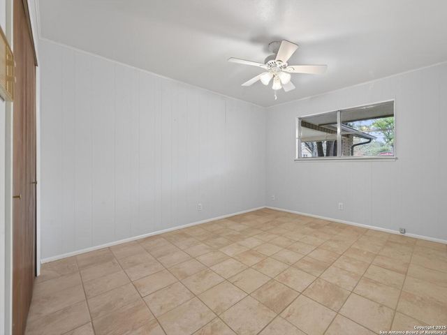 8718 Midcrown, Windcrest, TX 78239