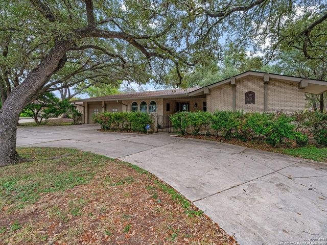 8718 Midcrown, Windcrest, TX 78239