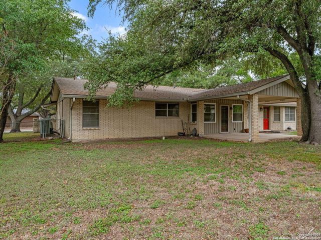 8718 Midcrown, Windcrest, TX 78239