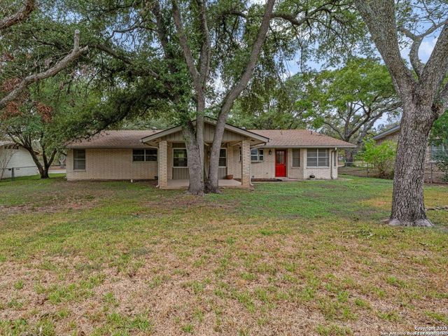 8718 Midcrown, Windcrest, TX 78239