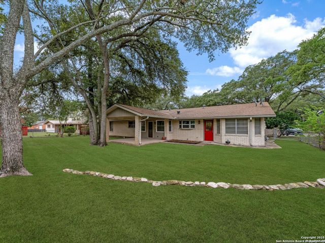 8718 Midcrown, Windcrest, TX 78239