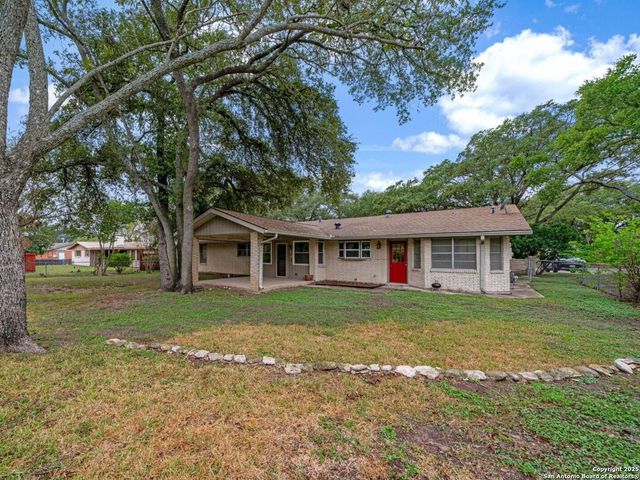 8718 Midcrown, Windcrest, TX 78239