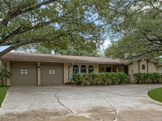 8718 Midcrown, Windcrest, TX 78239