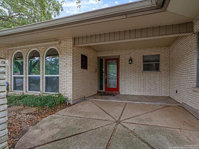 8718 Midcrown, Windcrest, TX 78239