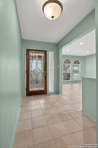 8718 Midcrown, Windcrest, TX 78239