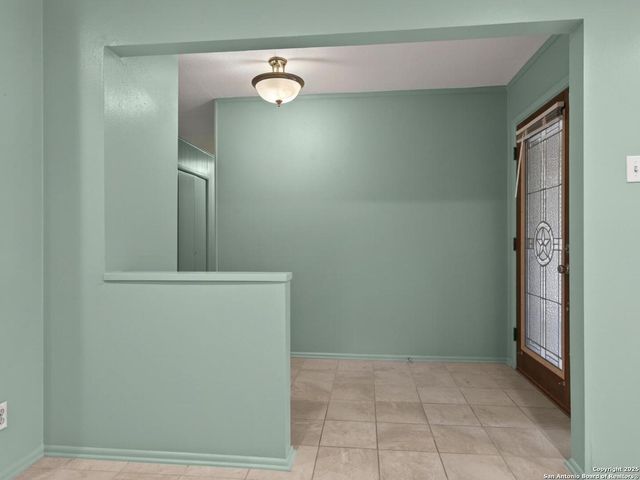 8718 Midcrown, Windcrest, TX 78239