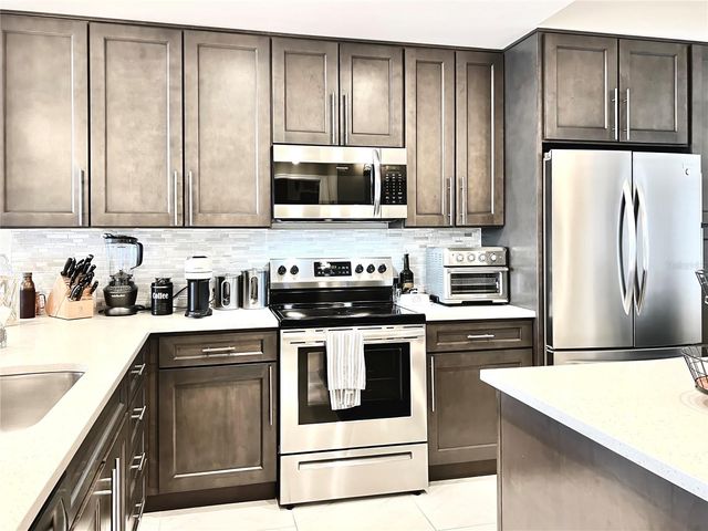 16300 COUNTY ROAD 455 513, Montverde, FL 34756