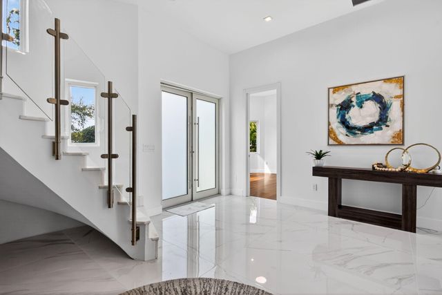 2641 NE 48th Street, Lighthouse Point, FL 33064