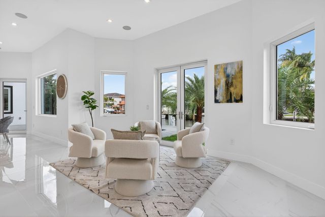 2641 NE 48th Street, Lighthouse Point, FL 33064