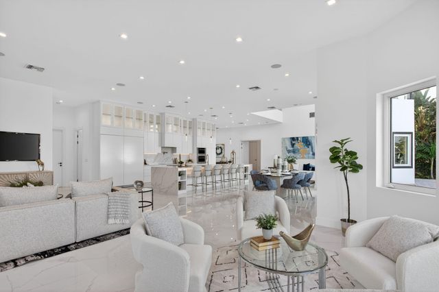2641 NE 48th Street, Lighthouse Point, FL 33064