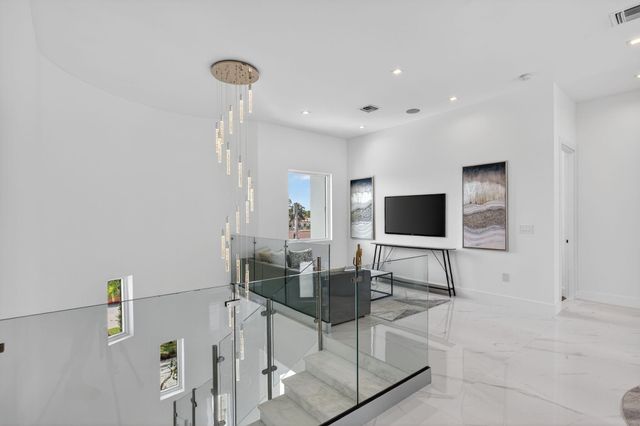 2641 NE 48th Street, Lighthouse Point, FL 33064