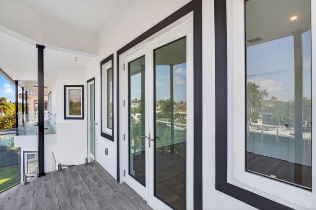 2641 NE 48th Street, Lighthouse Point, FL 33064