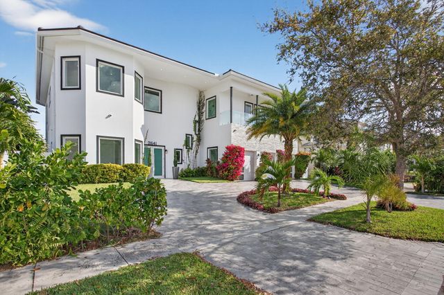 2641 NE 48th Street, Lighthouse Point, FL 33064