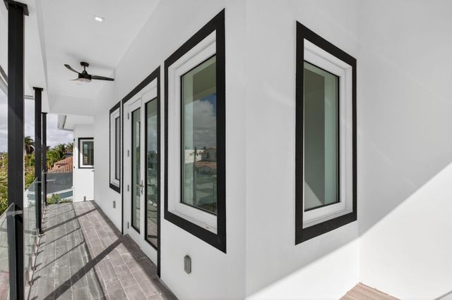 2641 NE 48th Street, Lighthouse Point, FL 33064