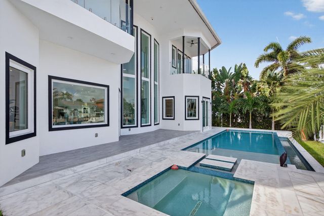 2641 NE 48th Street, Lighthouse Point, FL 33064