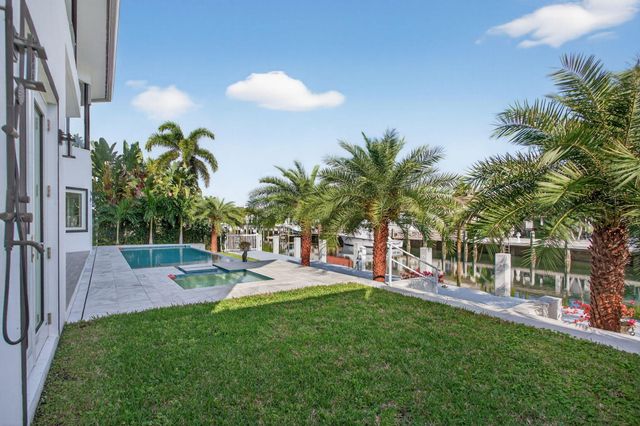 2641 NE 48th Street, Lighthouse Point, FL 33064