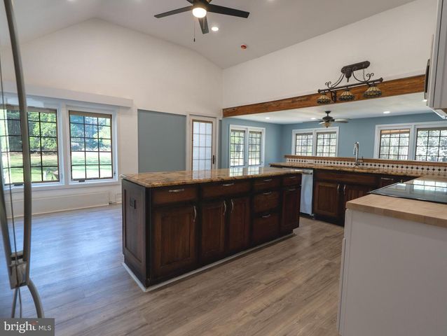 6734 WEYMOUTH RD, Mays Landing, NJ 08330