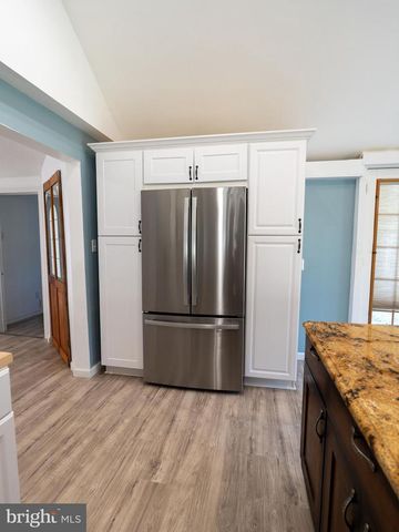 6734 WEYMOUTH RD, Mays Landing, NJ 08330