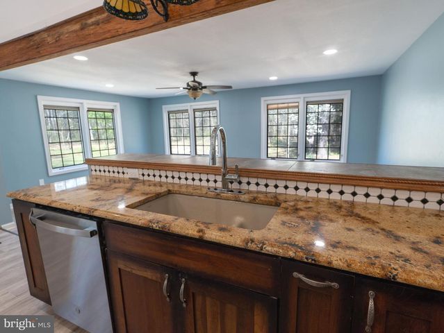 6734 WEYMOUTH RD, Mays Landing, NJ 08330