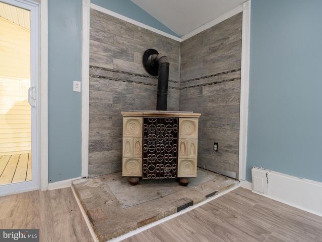 6734 WEYMOUTH RD, Mays Landing, NJ 08330