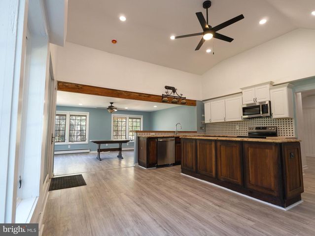 6734 WEYMOUTH RD, Mays Landing, NJ 08330