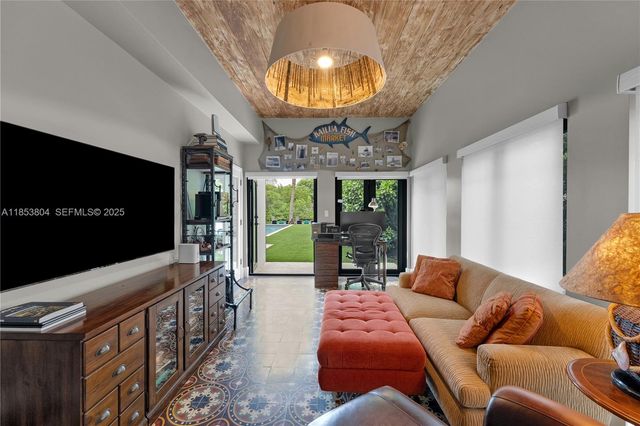 4475 N Meridian Avenue, Miami Beach, FL 33140