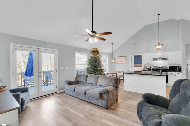 5 Rivereen Way, Simpsonville, SC 29680