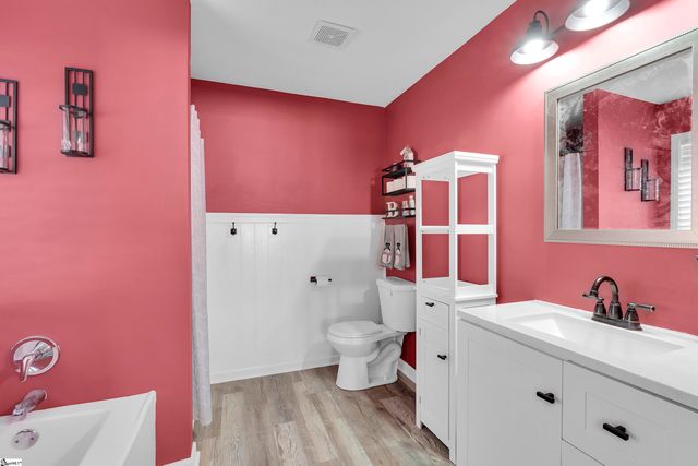 5 Rivereen Way, Simpsonville, SC 29680