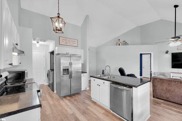 5 Rivereen Way, Simpsonville, SC 29680