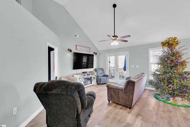 5 Rivereen Way, Simpsonville, SC 29680