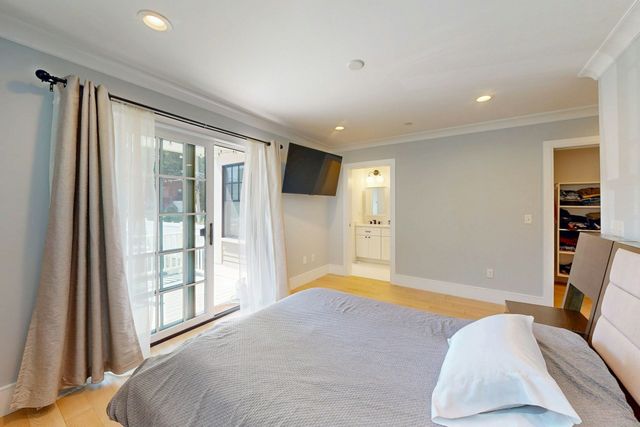 613 E 6th Street 1, Boston, MA 02127