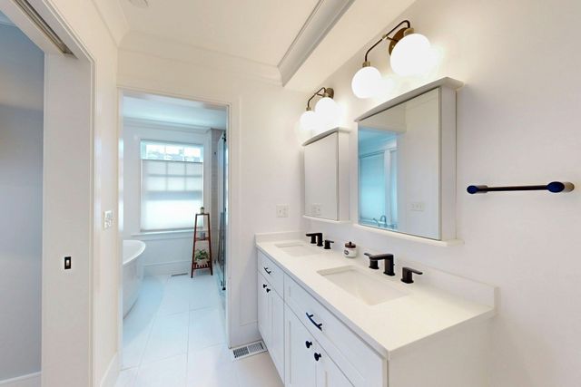 613 E 6th Street 1, Boston, MA 02127
