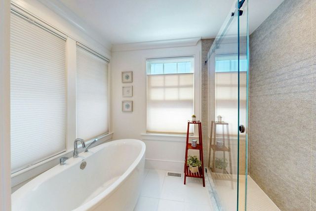 613 E 6th Street 1, Boston, MA 02127