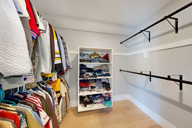 613 E 6th Street 1, Boston, MA 02127