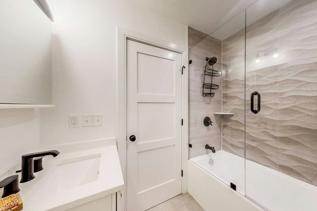 613 E 6th Street 1, Boston, MA 02127