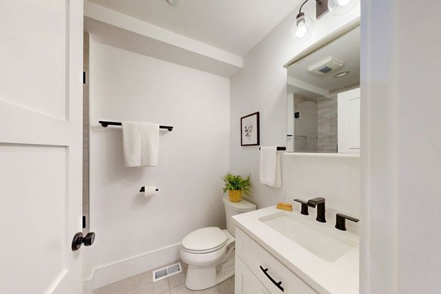 613 E 6th Street 1, Boston, MA 02127